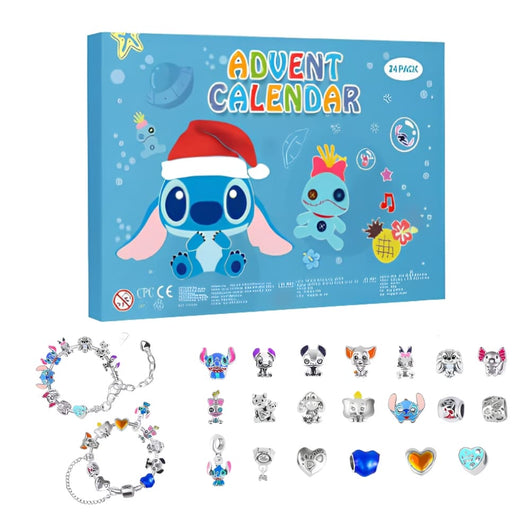 Stitch berlockkalender med 24 berlockar och två armband utlagda framför lådan
